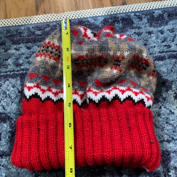 Free w purchase Fowness red w pattern stretchy knit hat in used condition - Picture 1 of 4